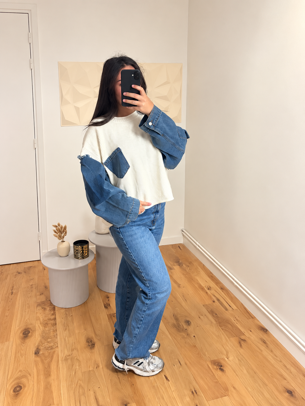 Pull col rond blanc manche jean poche poitrine